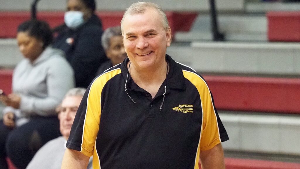 Longtime Mobile basketball coach collects milestone victory