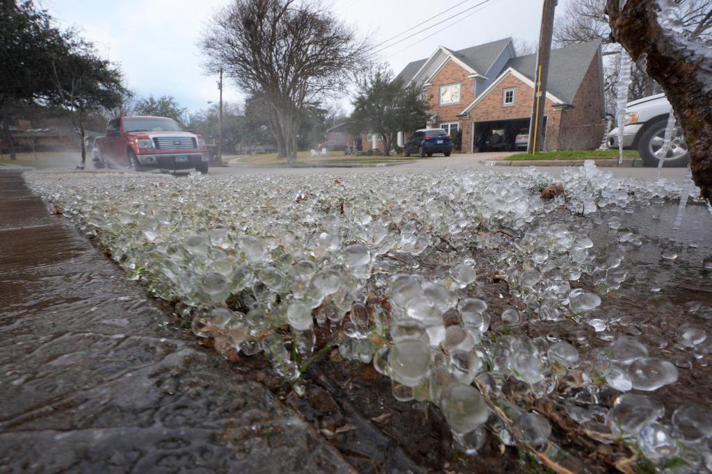 Schools cancel classes across the Southern US as another burst of winter storms move in – Chicago Tribune