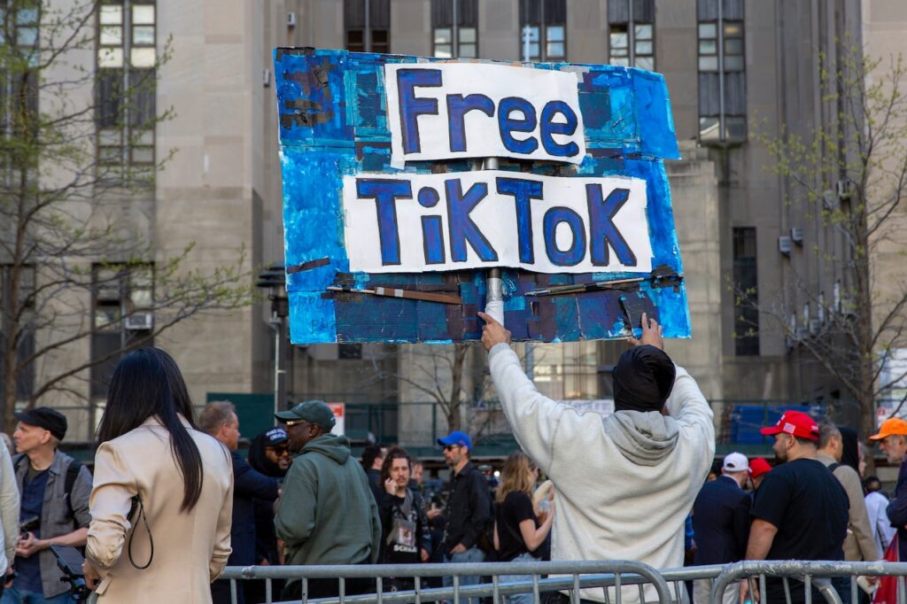 Alabama TikTok users face uncertain future as U.S. Supreme Court weighs ban