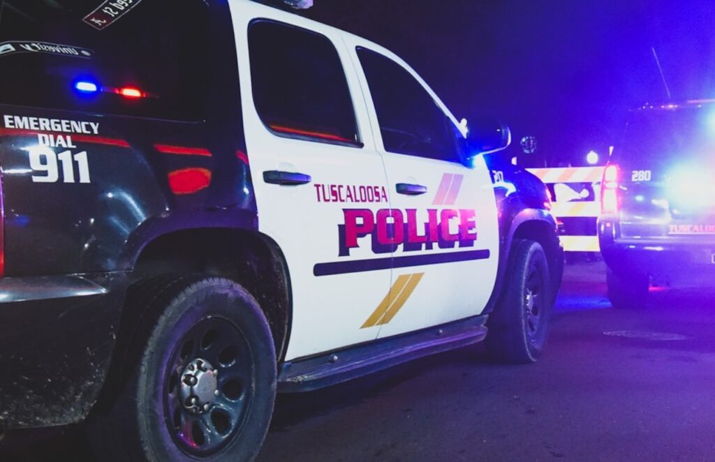 Shooting at Tuscaloosa gas station leaves 1 wounded, 1 jailed