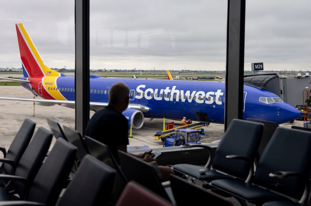 US government sues Southwest Airlines and fines Frontier