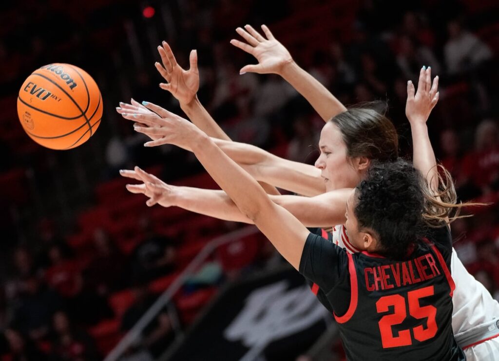 Utah Utes women drop a spot in the AP basketball poll after Kansas State loss
