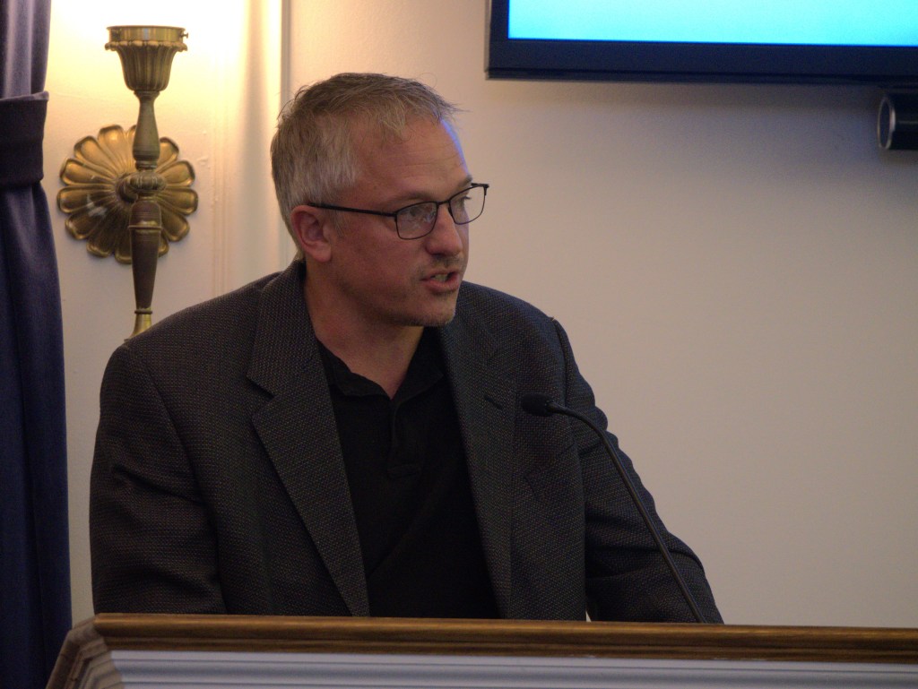 Highland Park lifts liquor-license restriction at heated meeting