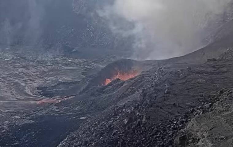 Kilauea’s eruption resumes with 400-foot lava fountains