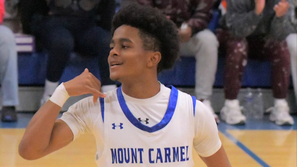 Mount Carmel boys basketball holds off Spalding, 64-62, in MIAA A Conference semifinals