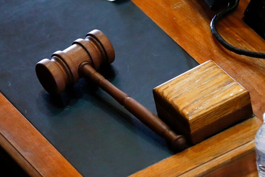 Oregon’s chief justice tells judges to stay out of public defense politics as she fights for pay raises