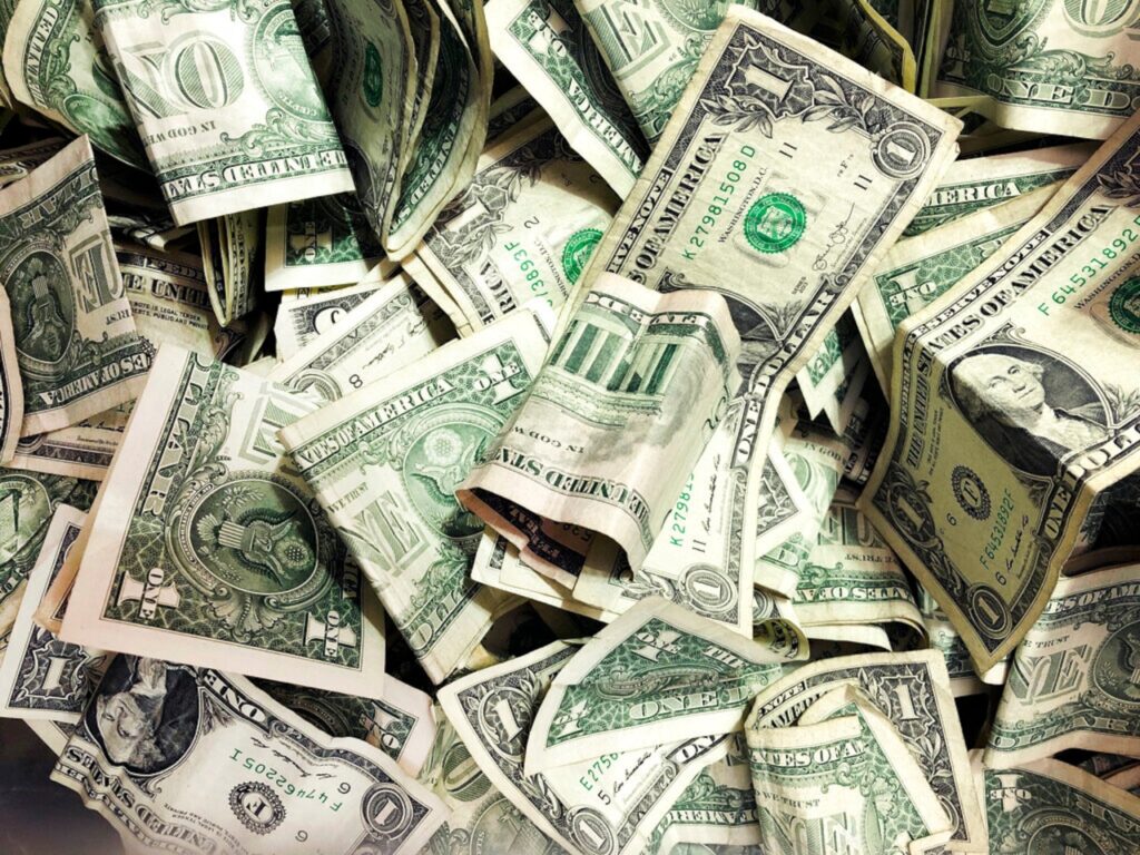 Counterfeit cash leads to police chase at N.J. shopping center