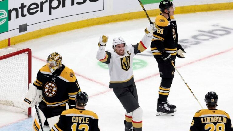 Tomas Hertl scores late to help Golden Knights rally past Bruins 4-3