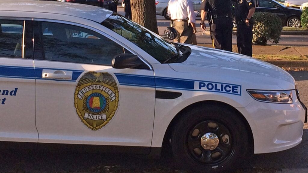 1 killed in Monday night Huntsville apartment complex shooting; 1 detained