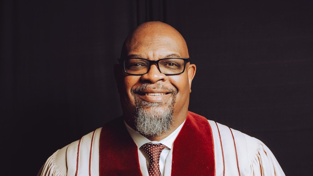 Eric Ara Holder, pastor of Grace Baptist Church and ‘gentle giant’ to community, dies – Baltimore Sun