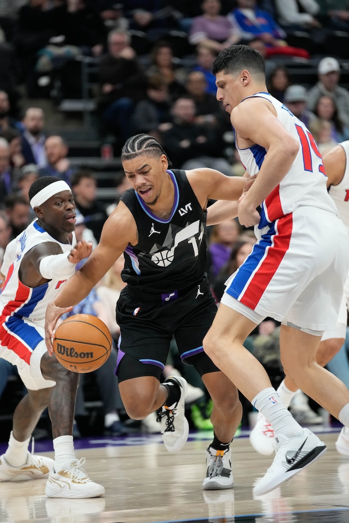 (Francisco Kjolseth  | The Salt Lake Tribune) Utah Jazz guard Jaden Springer (44) drives the ball as the Utah Jazz host the Detroit Pistons during an NBA basketball game, Monday, March 3, 2025.