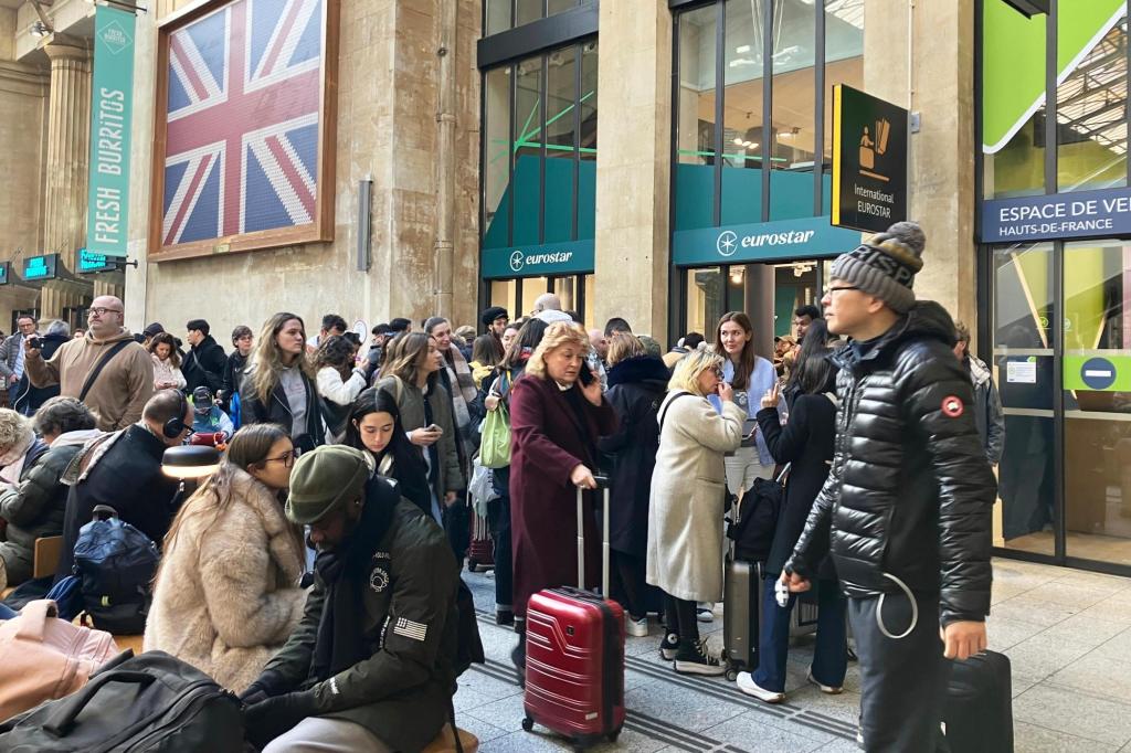 Unexploded WWII bomb halts travel connecting Paris to London and Brussels