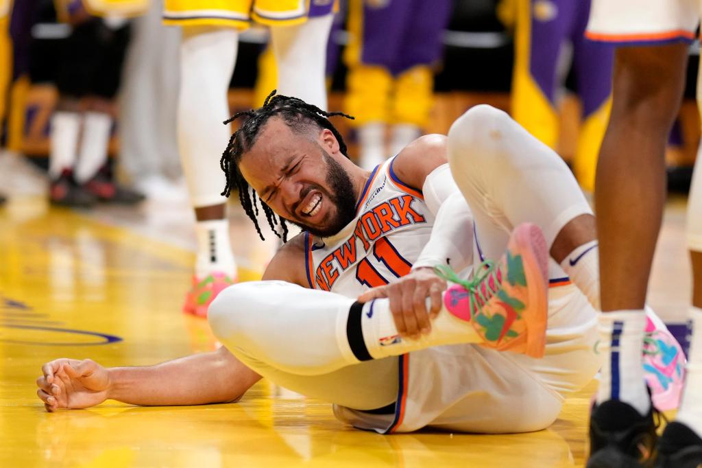 Jalen Brunson se perdería al menos 2 semanas con Knicks por esguince de tobillo – Chicago Tribune