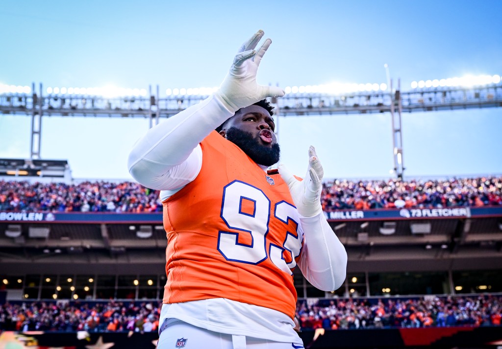 Broncos agree to terms with DL D.J. Jones, source says