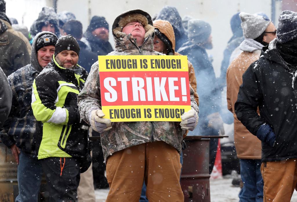 New York State fires 2,000 prison guards who refuse to return to work after wildcat strike