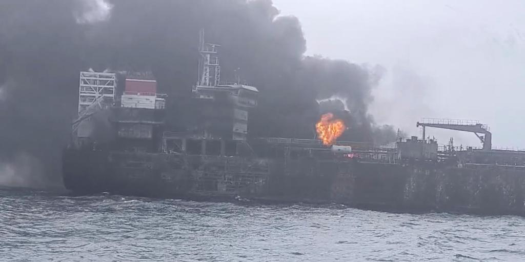 Reino Unido se prepara para el impacto ambiental mientras barcos accidentados arden en mar del Norte – Chicago Tribune