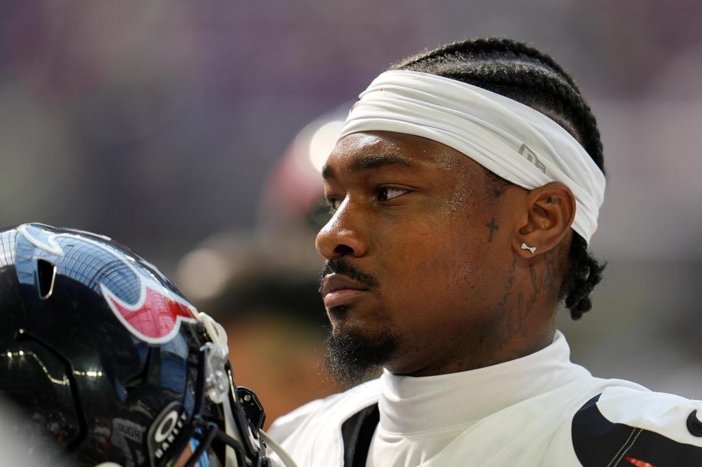 Stefon Diggs dice estar adelantado en su rehabilitación y listo para rendir con los Patriots – Chicago Tribune
