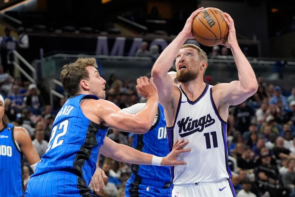 Paolo Banchero anota 24 en tres cuartos en victoria 121-91 del Magic sobre Kings – Chicago Tribune