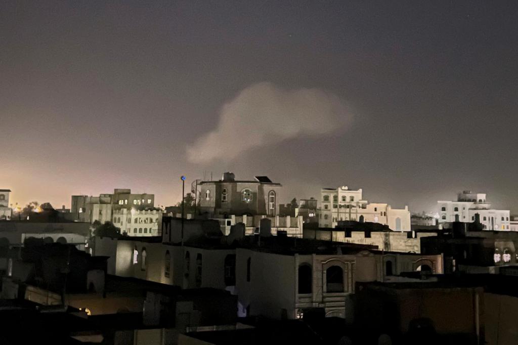 Ataques aéreos de EEUU golpean Yemen durante la noche y matan al menos a tres, dicen rebeldes hutíes – Chicago Tribune