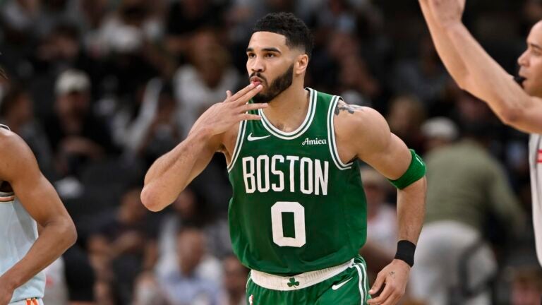 Celtics extend win streak, road dominance vs. Spurs: 8 takeaways