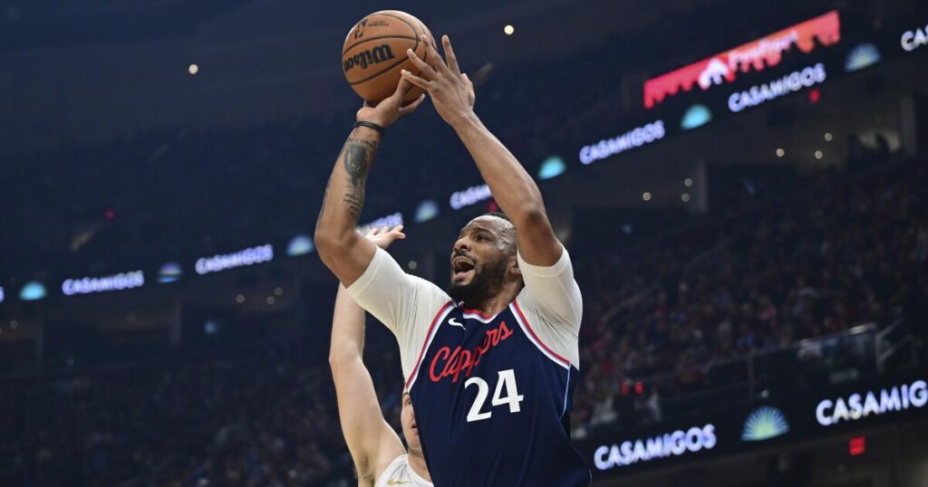Norman Powell scores 34 points in Clippers' loss to Cavaliers