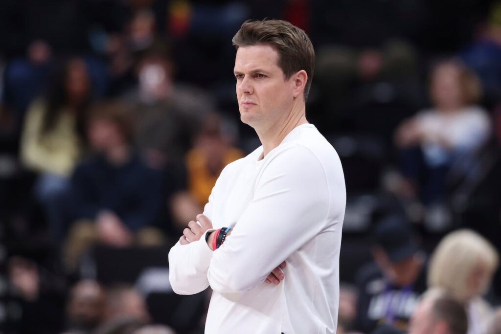 azz try out a new tanking strategy against Raptors to secure 8th-straight loss