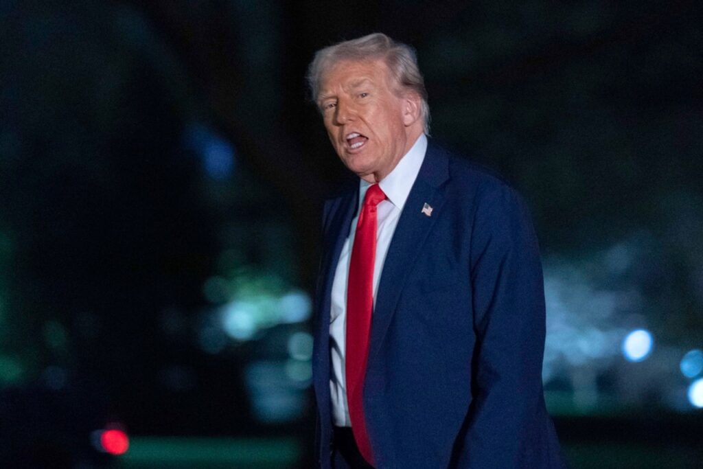 Trump’s ‘true-believe sucker investors’ are ‘about to lose everything’