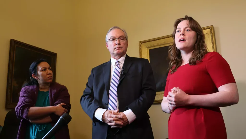 Senate Leaders Call on Scott to Cancel ICE Agreement