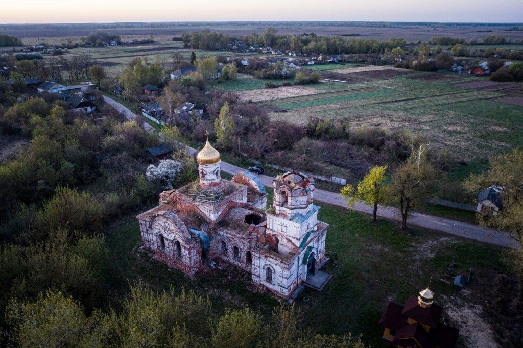Russian attacks during Easter ceasefire declared by Putin killed 3