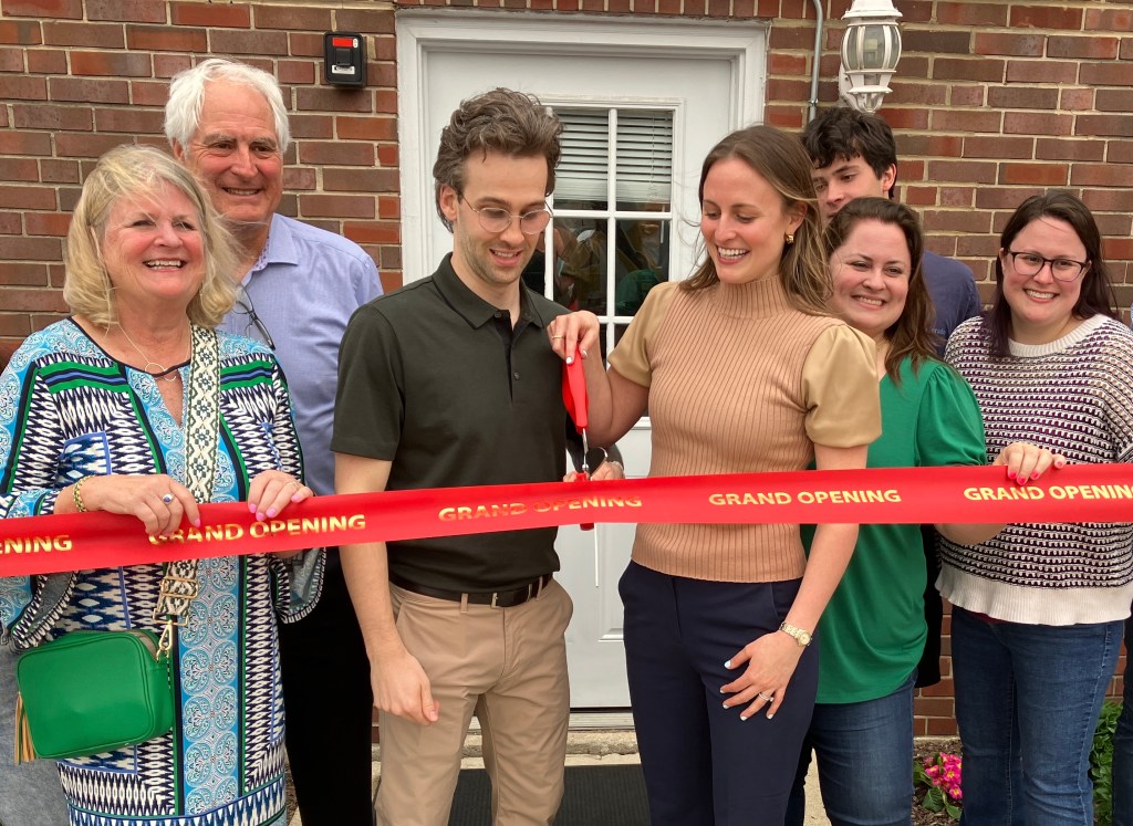 Door-to-door physical therapist opens first clinic in La Grange