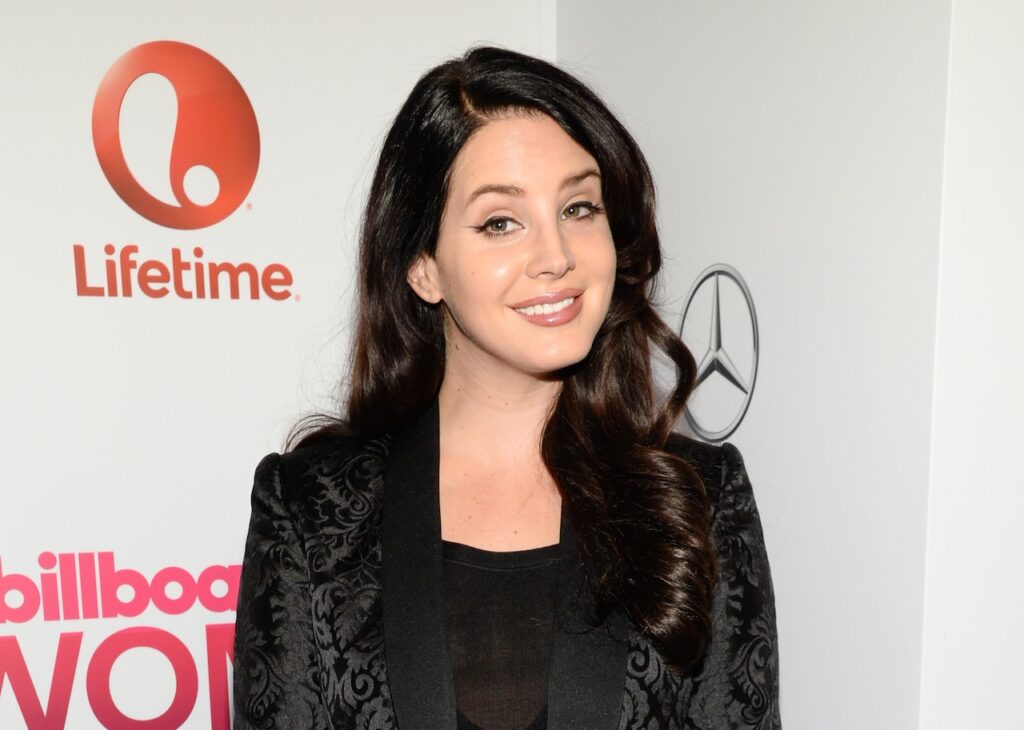 Lana Del Ray, country music star, trolls Morgan Wallen about kiss in new song during Stagecoach debut