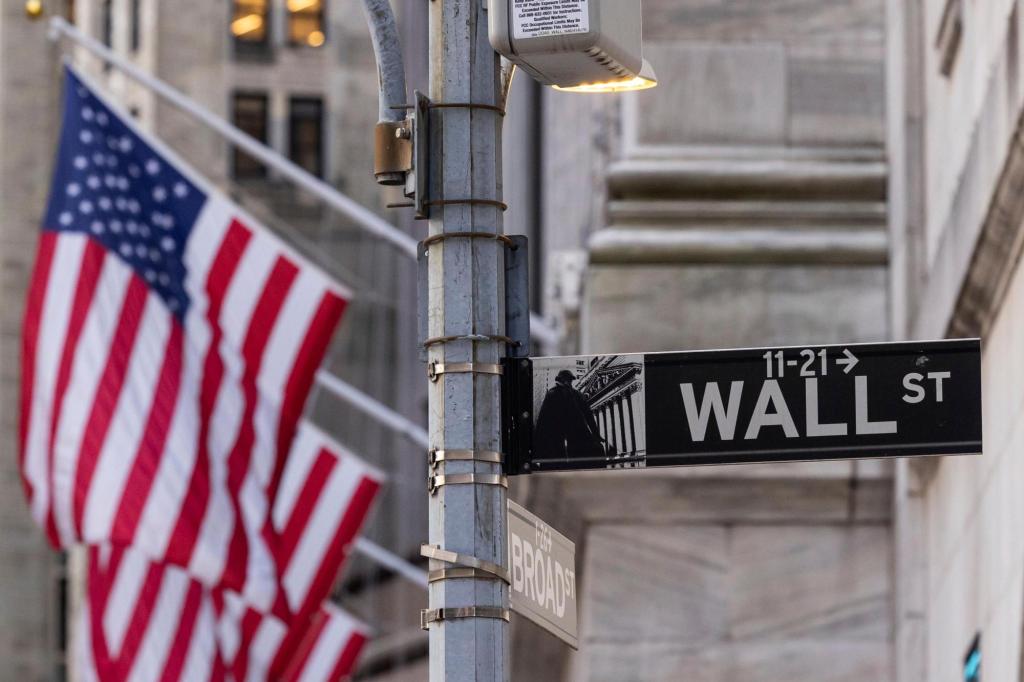 World shares mostly gain ahead of earnings and data releases