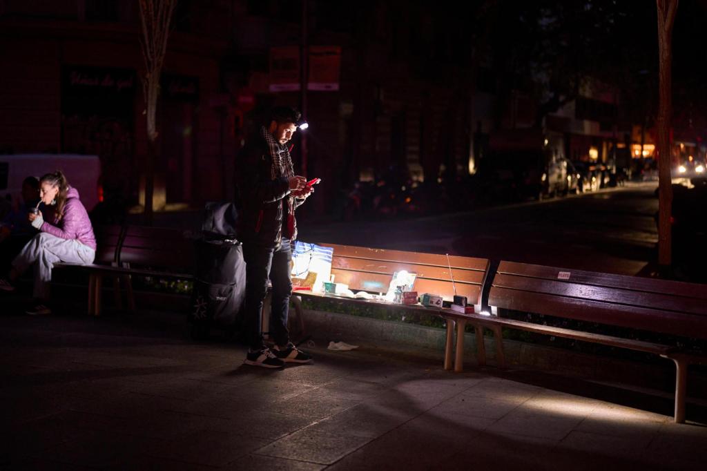 How to prepare for a major blackout amid power outages