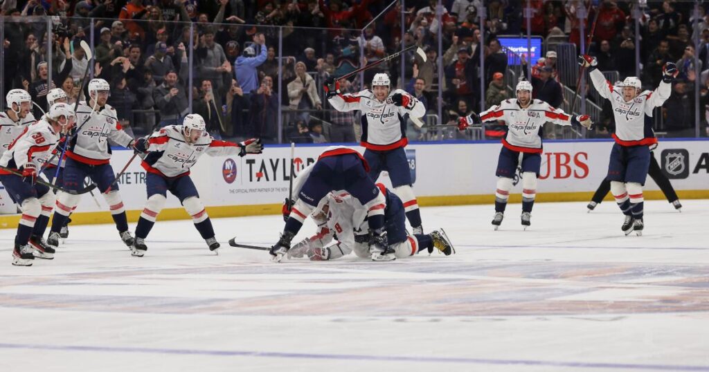 Alex Ovechkin breaks Wayne Gretzky's NHL scoring record