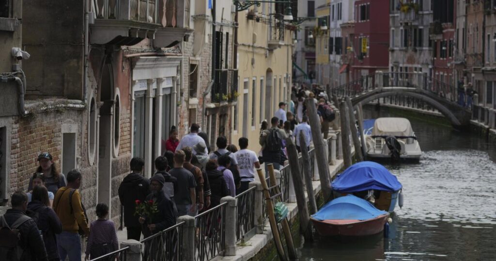 Venice expands its day-tripper tax program to combat overtourism