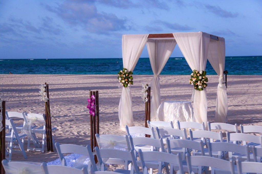 Wedding guest travel: Minimizing costs to make it work