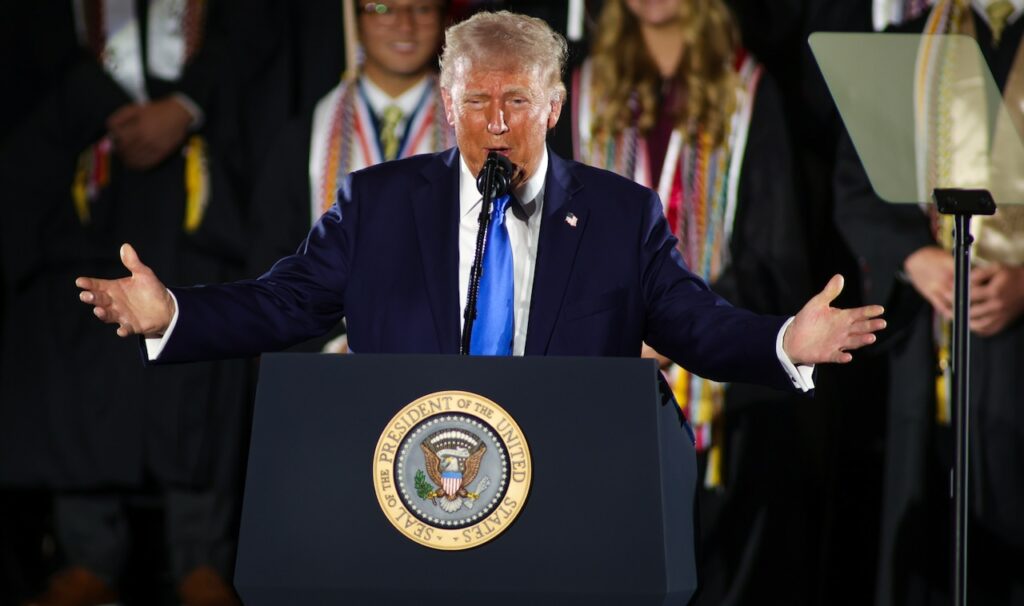 Donald Trump praises Alabama football and Alabama basketball during commencement address