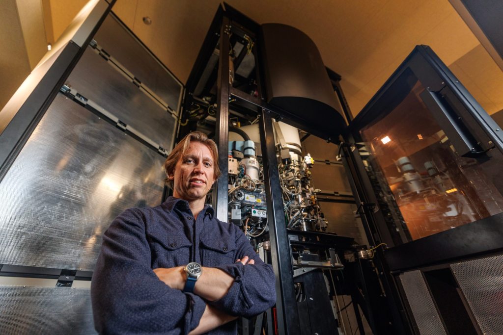 A 10-foot microscope reveals big lessons about the tiniest threats to the human body – The Virginian-Pilot