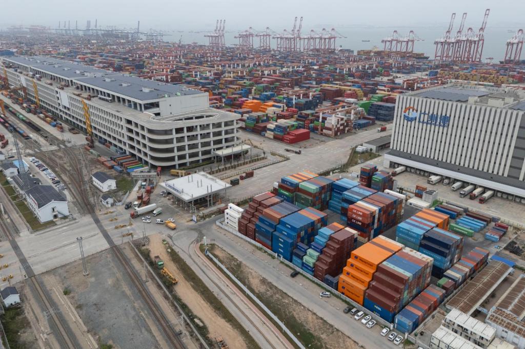 China says it's evaluating US overtures for trade talks