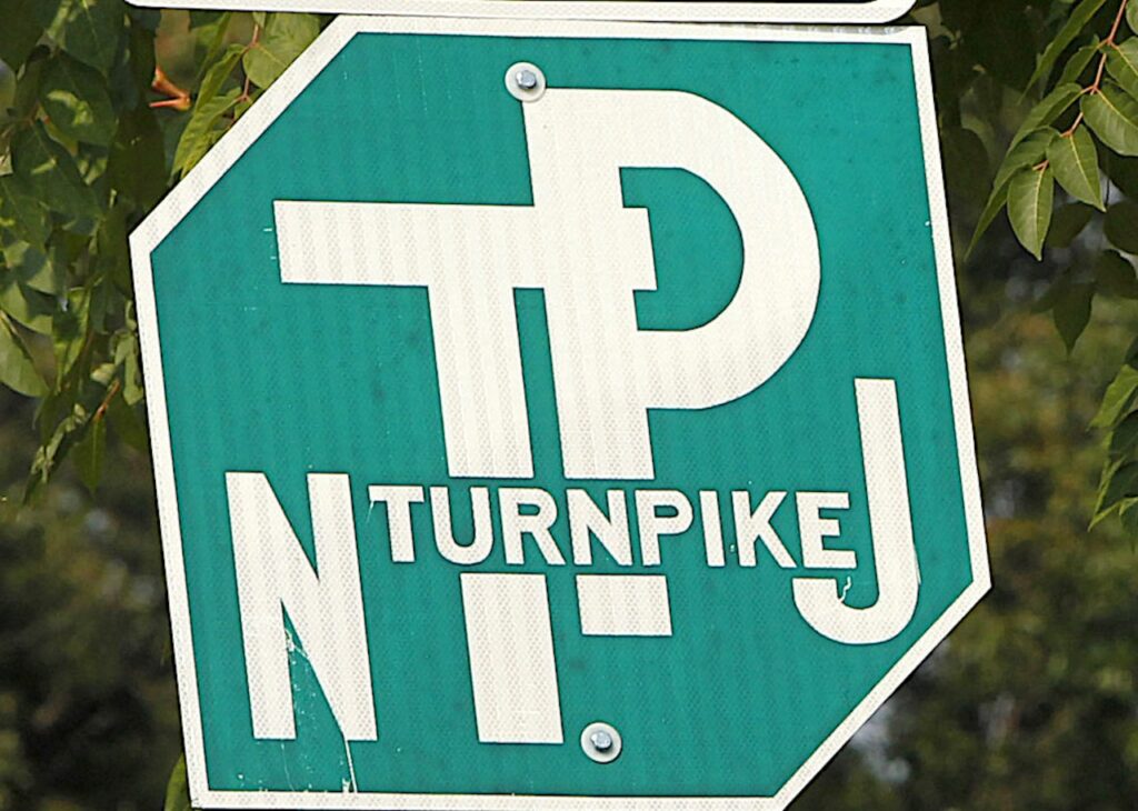 20 people injured in multi-vehicle crash on N.J. Turnpike, report says