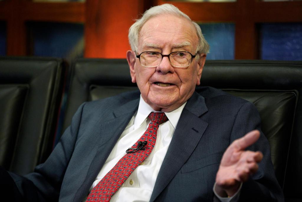 Buffett to remain chairman at Berkshire Hathaway