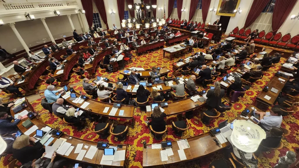 Vermont Lawmakers Send $9 Billion Budget to Gov. Scott