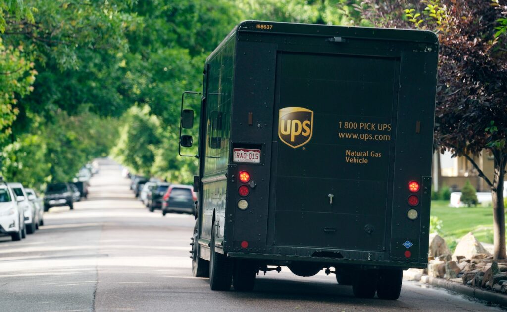 UPS driver delivering package after tornado strikes Alabama home caught on video