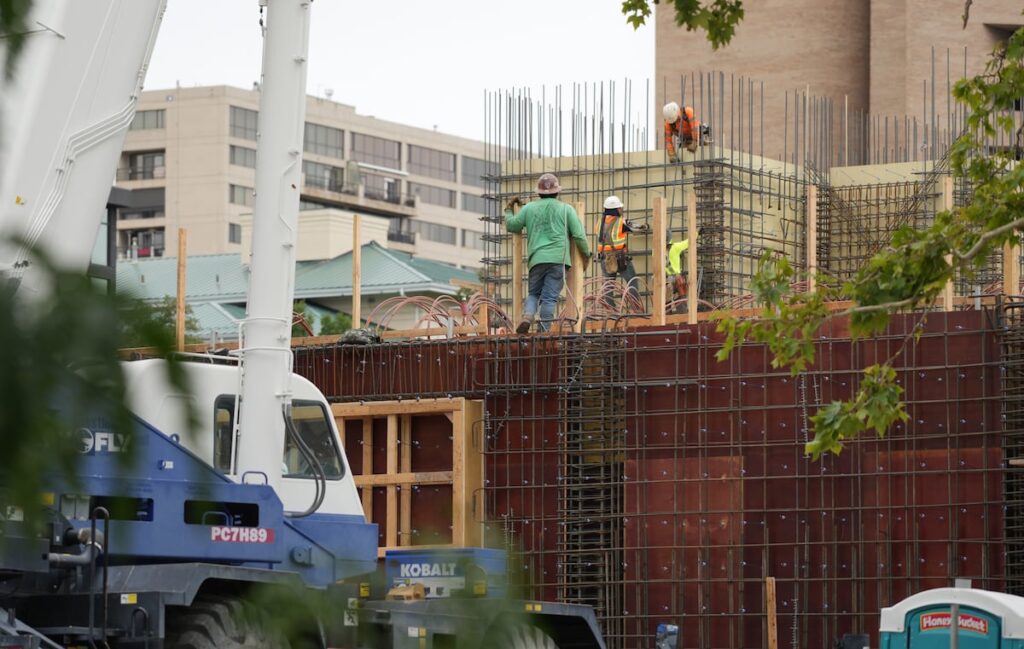 USBE fails to oversee school district construction projects, audit finds