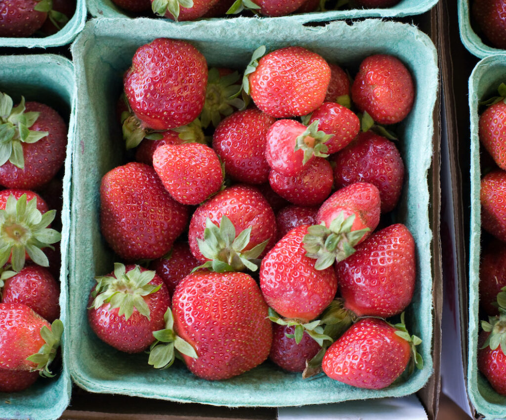 What to Buy at Farmers Markets in May