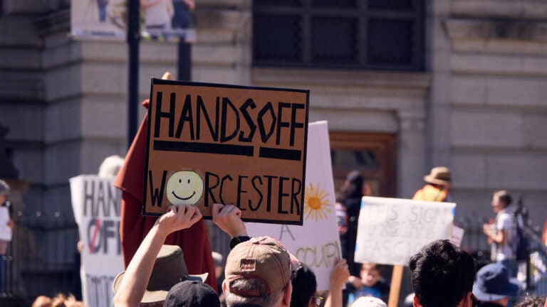 Worcester reacts to chaotic ICE arrest