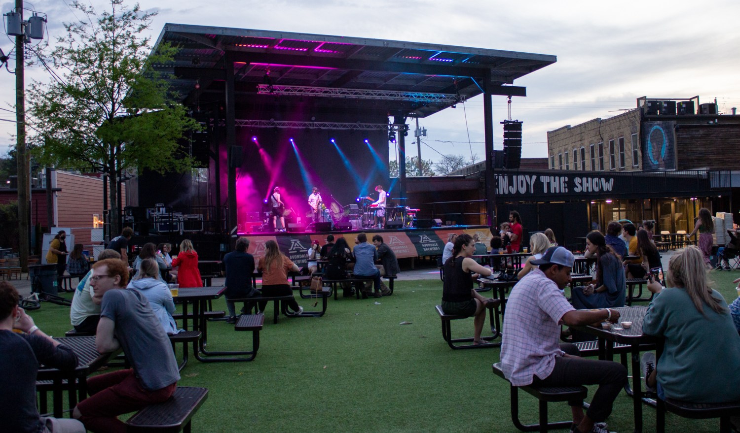 18 fun weekend events, including Zoo Brews + Pride celebrations—June 6-8 14 Avondale Brewing Co. is the perfect place to catch a show. Photo by Libby Foster for The Bama Buzz.