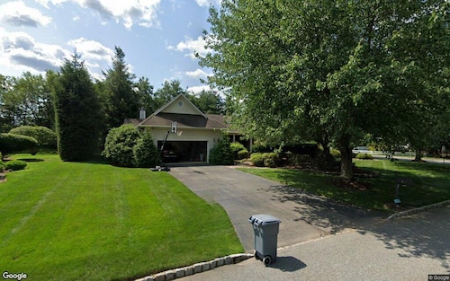 4 Sturbridge Circle, Wayne, NJ