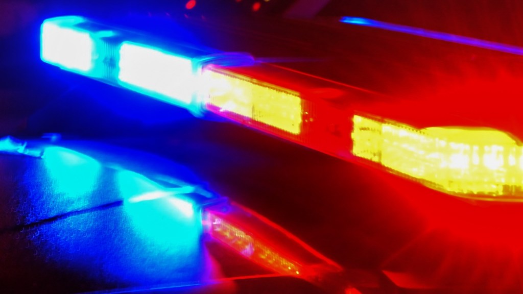 Man dies after being hit by vehicle while trying to cross Mercury Boulevard in Hampton – The Virginian-Pilot