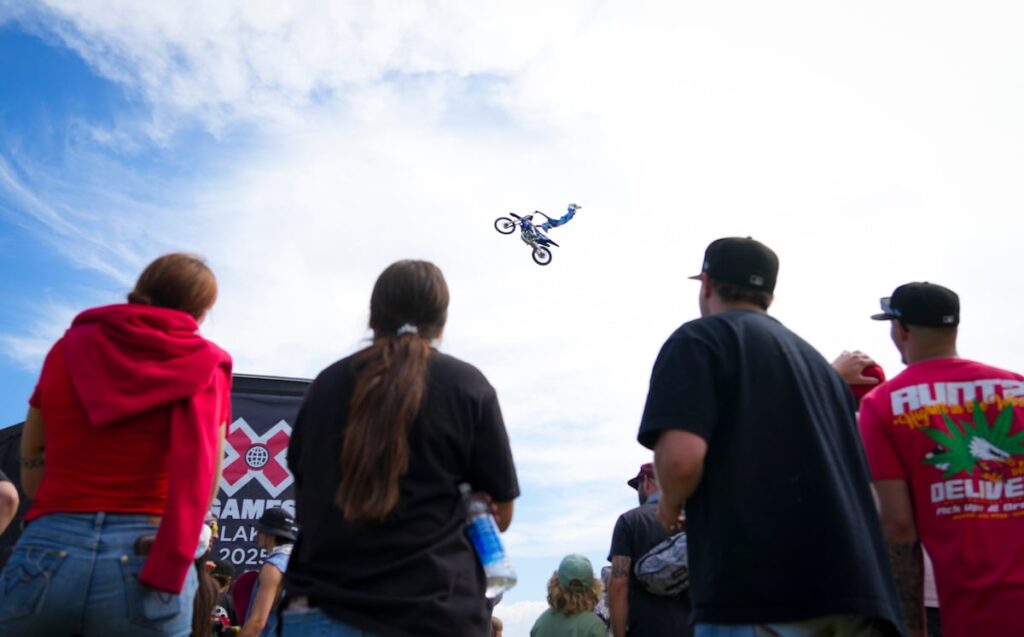 How to watch and photo gallery